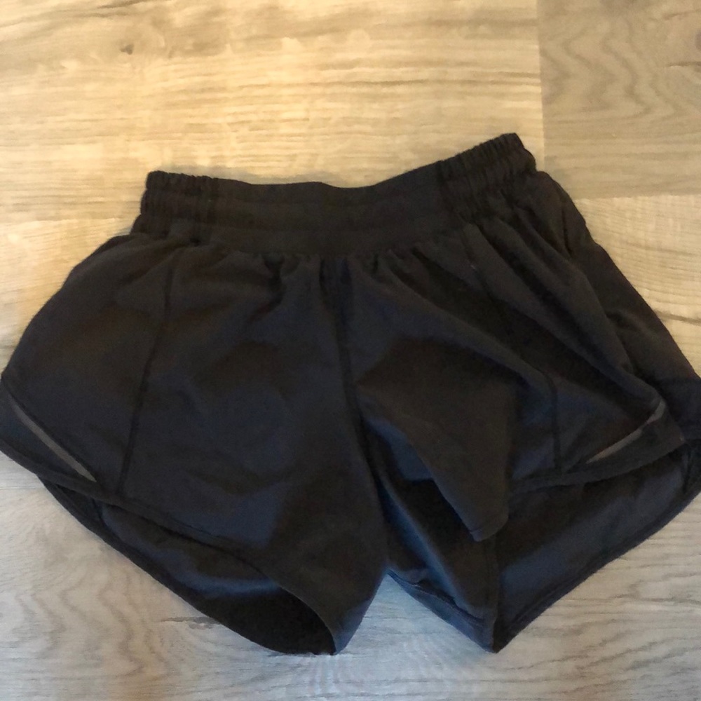 LULULEMON SHORTS SIZE 4